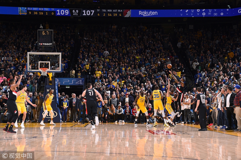 开拓者队主场一较高下，凭借团队努力获得胜利