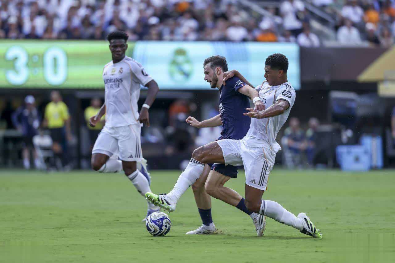 关于拜仁慕尼黑客场险胜巴黎圣日耳曼，姆勒射门破绽领先score的信息