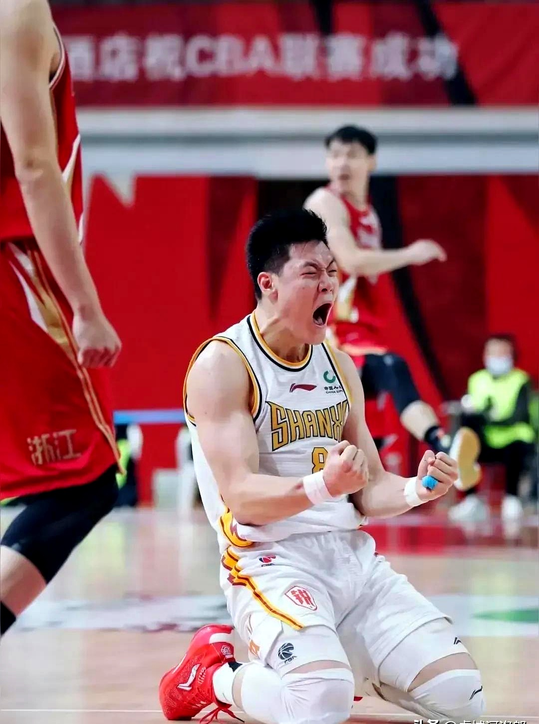 精彩绝伦：比赛胜负悬于一指之间！的简单介绍