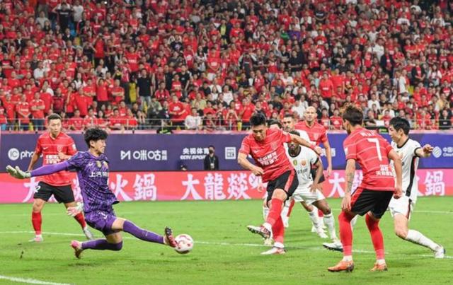 热血激情!中超联赛上的壮烈对决视频