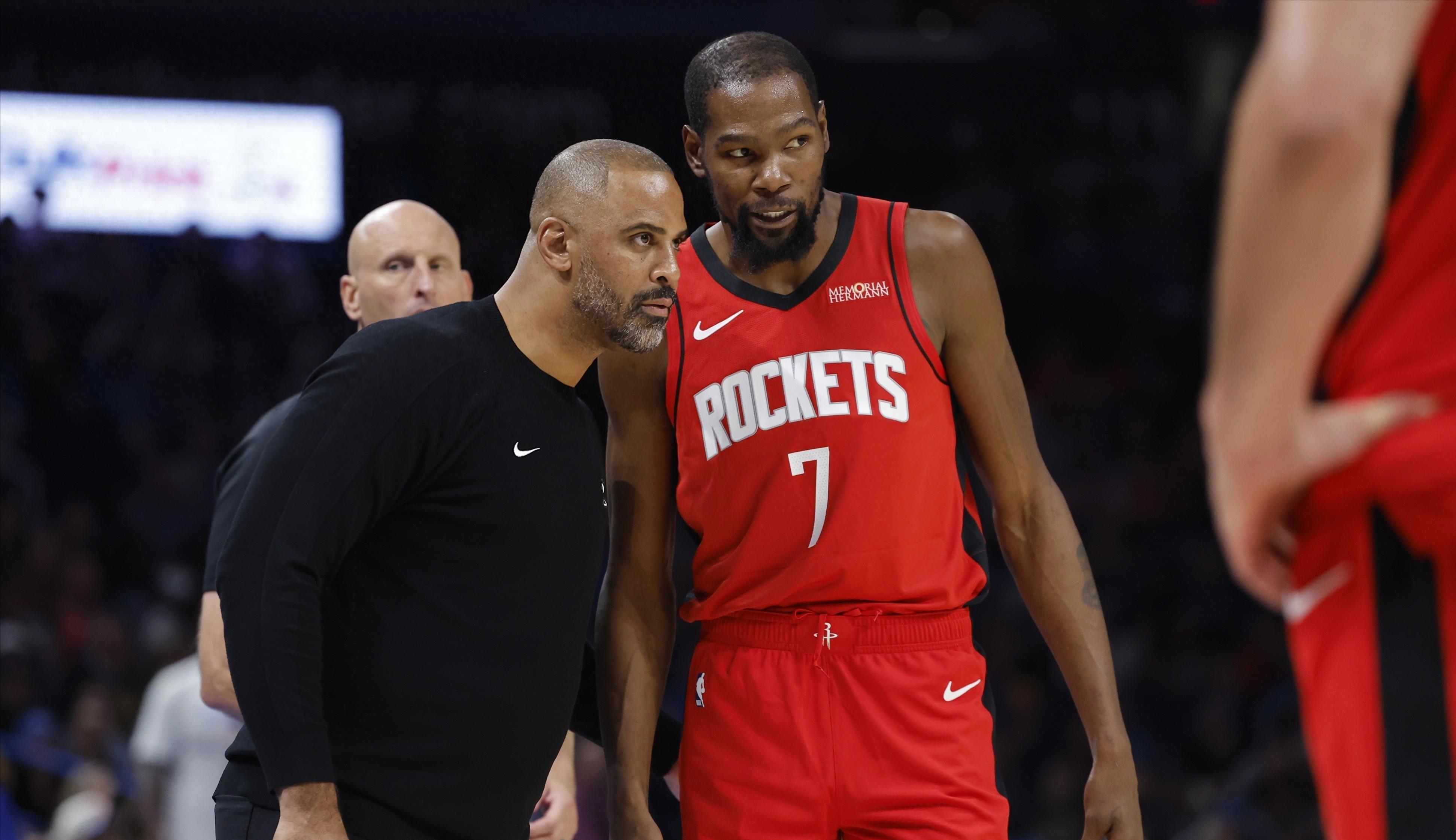 关于黄蜂主帅盛赞内线力量,球队防守端取得明显改善的信息 关于黄蜂主帅盛赞内线力量,球队防守端取得明显改善的信息