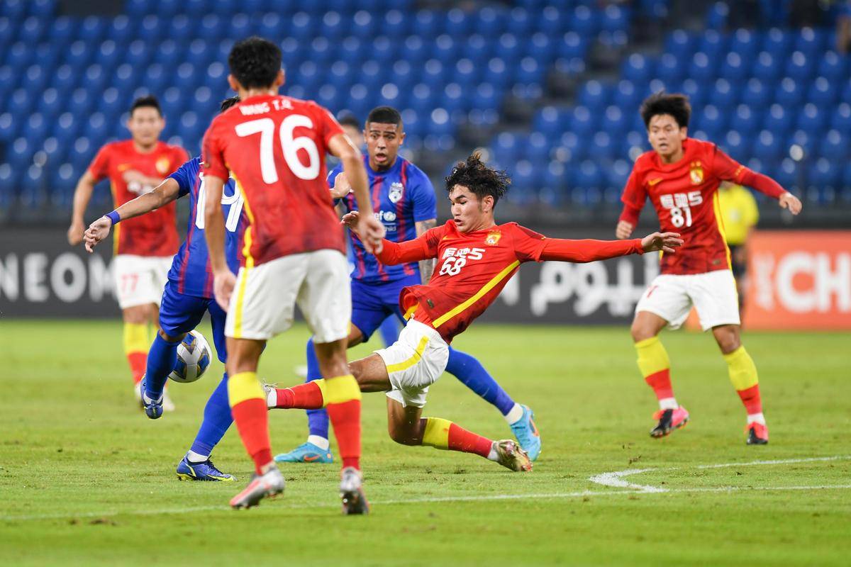 视频回放:亚冠赛场上球队展现出色配合的简单介绍 视频回放:亚冠赛场上球队展现出色配合的简单介绍