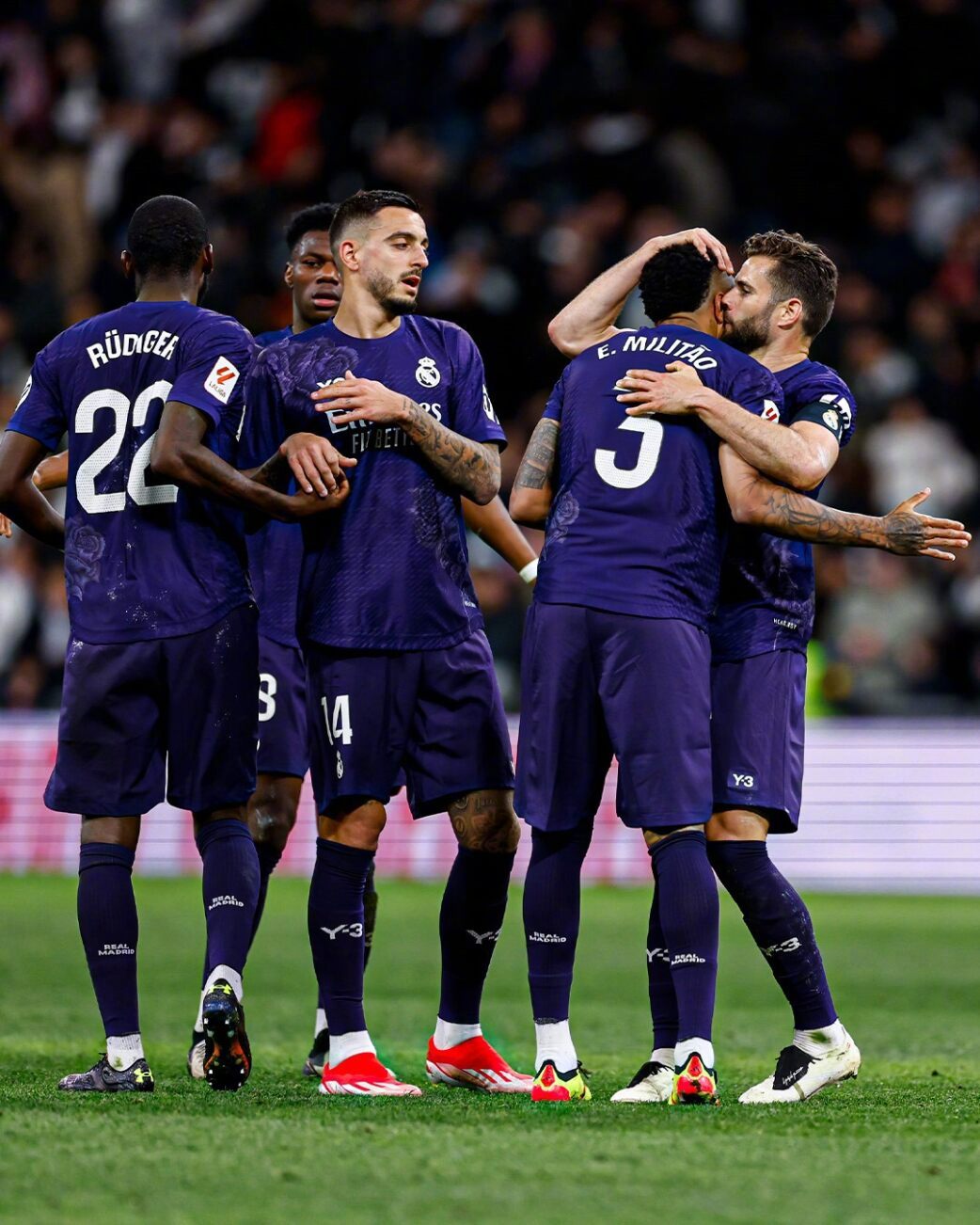 包含皇家马德里队成功防守，挺进下一轮的词条