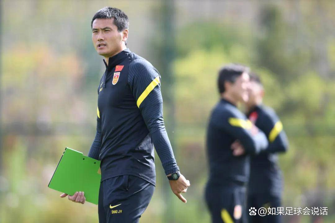 壹号娱乐下载-传奇回归：前中国国脚成为中超球队教练(中超足球教练排名)